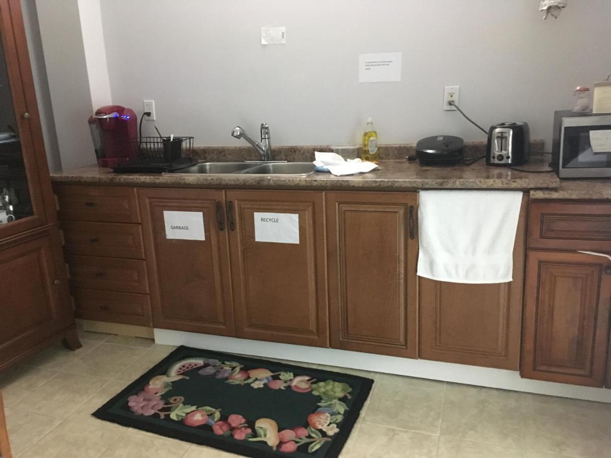 Freeda'S Place Торонто Экстерьер фото